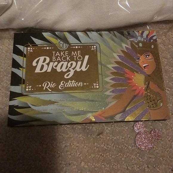 BH Eyeshadow Pallet - Picture 4 of 5